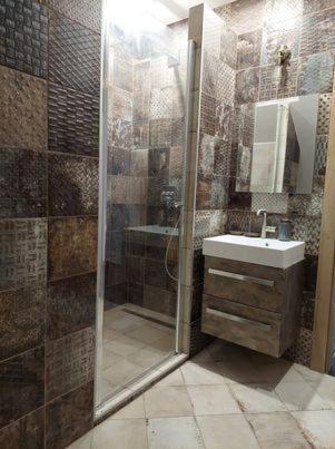 Dr Becsey Luxury Apartman Bekescsaba Zewnętrze zdjęcie