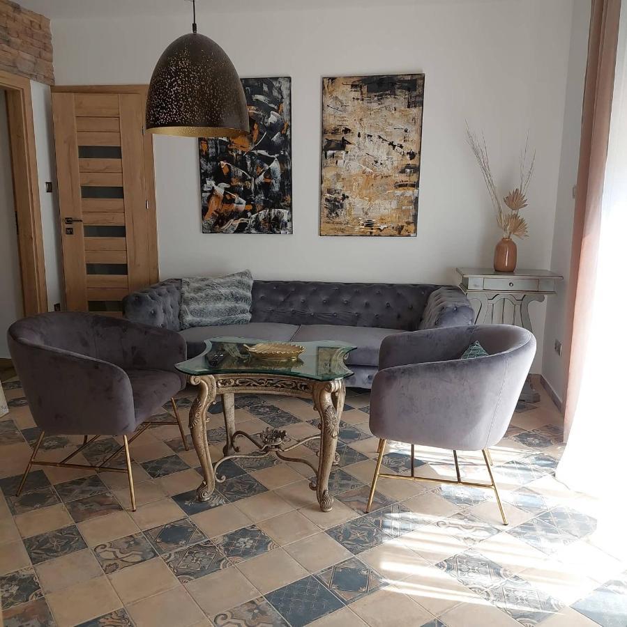 Dr Becsey Luxury Apartman Bekescsaba Zewnętrze zdjęcie